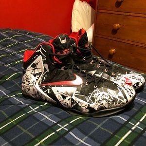Lebron 11 Graffiti